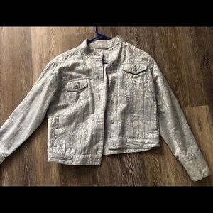 Silky patterned jean buttoned down jacket